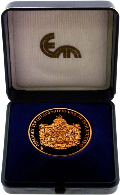 1980 Netherlands Queen Beatrix Gold Medallion in Presentation Box