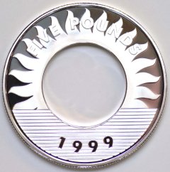 Reverse of 1999 Guernsey £5 Coin