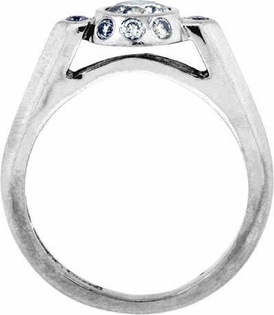Second Hand Solitaire with Diamond Shoulders in 18ct White Gold