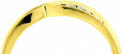18ct Yellow Gold Dress Ring set with Six Diamonds in a Twisted Design