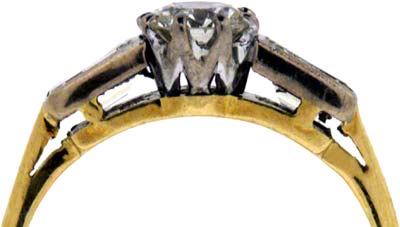 Three Stone Diamond Ring in 18ct Yellow Gold